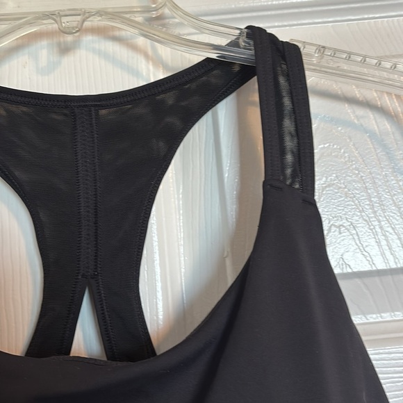 Athleta women’s black padded racer back sports bra size medium - Picture 3 of 9